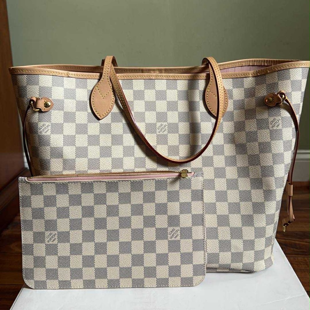 Louis Vuitton Neverfull MM in Damier Azur with Rose Ballerine Interior